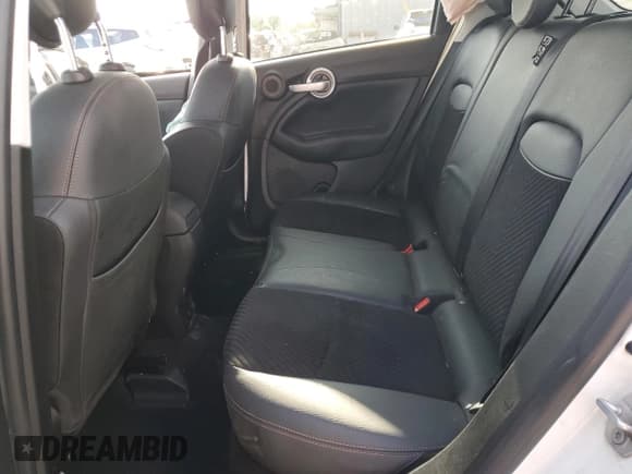 ✅ 2018 FIAT 500X Urbana Edition • VIN: ZFBCFXCB3JP659297 • Лот: 68017674. Опубликован ранее на Copart с пробегом 70 966 миль. Бесплатный доступ к архиву аукционных продаж из США и подробный отчёт об истории автомобиля на DreamBid. Изображение 11.