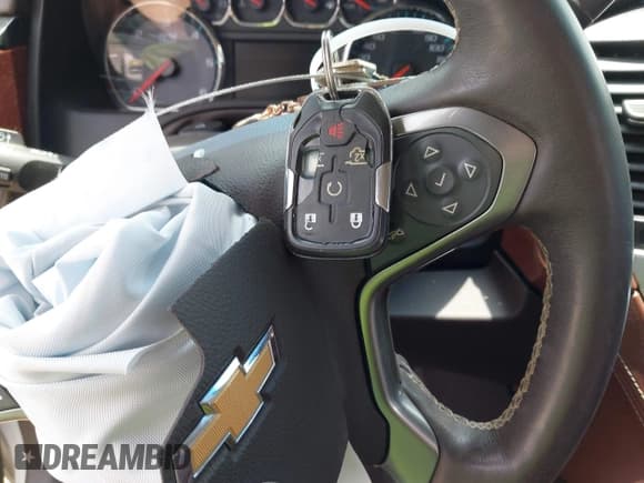 ✅ 2018 Chevrolet Suburban Premier • VIN: 1GNSKJKC2JR378793 • Lot: 42327679. Listed on IAAI with 151,091 mi. Free auction sales archive from the USA and detailed vehicle history report at DreamBid. Image 11.