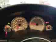 2007 Saturn VUE V6 z VIN 5GZCZ53497S867604, wystawiony jako Copart lot #79205124 z przebiegiem 179 013 mil mil oraz Czysty tytuł • Clean title. Historia ofert i sprzedaży dostępna na DreamBid. Obrazek 9.