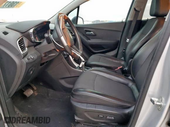 2019 Chevrolet Trax LT с VIN 3GNCJLSB3KL388896, выставлен на аукционе Copart как лот 81301735 с пробегом 80 816 миль миль и Списание • Salvage title. История ставок и продаж доступна на DreamBid. Изображение 7.