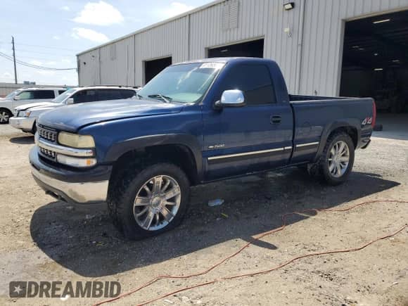 2002 Chevrolet Silverado 1500 LS z VIN 1GCEK14V72Z141352, wystawiony jako Copart lot #61126385 z przebiegiem 200 690 mil mil oraz Szkoda całkowita • Salvage title. Historia ofert i sprzedaży dostępna na DreamBid. Obrazek 1.