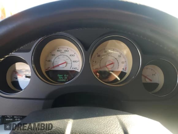 ✅ 2012 Dodge Challenger SXT • VIN: 2C3CDYAG7CH208635 • Lot: 87127114. Wystawiony na Copart z przebiegiem 122 342 mil. Bezpłatny archiwum sprzedaży aukcyjnych z USA i szczegółowy raport historii pojazdu na DreamBid. Zdjęcie 9.