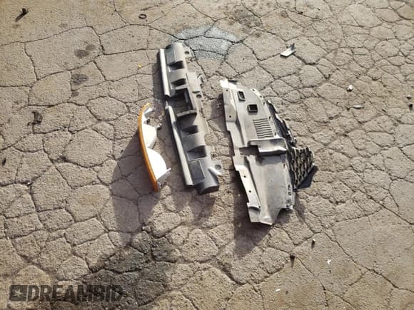 ✅ 2019 GMC Savana Cargo • VIN: 1GTW7AFG4K1335887 • Лот: 88017165. Опубликован ранее на Copart с пробегом Не указан. Бесплатный доступ к архиву аукционных продаж из США и подробный отчёт об истории автомобиля на DreamBid. Изображение 13.