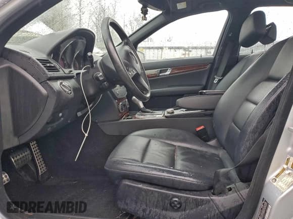 ✅ 2010 Mercedes-Benz C 300 Sport • VIN: WDDGF8BB0AR119227 • Lot: 95839415. Listed on Copart with 154,477 mi. Free auction sales archive from the USA and detailed vehicle history report at DreamBid. Image 7.