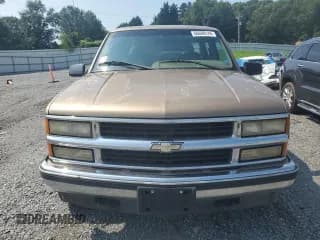 ✅ 1996 Chevrolet Suburban • VIN: 3GNFK16RXTG134506 • Lot: 66698144. Wystawiony na Copart z przebiegiem 227 266 mil. Bezpłatny archiwum sprzedaży aukcyjnych z USA i szczegółowy raport historii pojazdu na DreamBid. Zdjęcie 5.