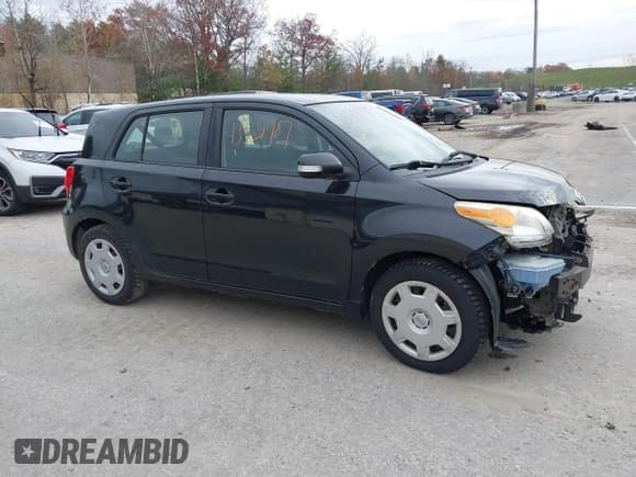 ✅ 2010 Scion xD • VIN: JTKKU4B43AJ055101 • Lot: 43531987. Wystawiony na IAAI z przebiegiem 221 363 mil. Bezpłatny archiwum sprzedaży aukcyjnych z USA i szczegółowy raport historii pojazdu na DreamBid. Zdjęcie 1.