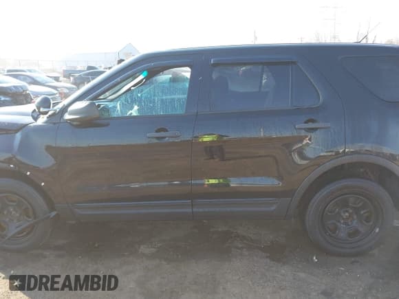 ✅ 2014 Ford Police Interceptor Utility • VIN: 1FM5K8AR0EGC14072 • Lot: 41781060. Wystawiony na IAAI z przebiegiem 173 354 mil. Bezpłatny archiwum sprzedaży aukcyjnych z USA i szczegółowy raport historii pojazdu na DreamBid. Zdjęcie 15.