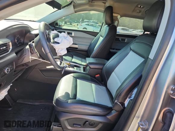 ✅ 2023 Ford Explorer XLT • VIN: 1FMSK7DHXPGC10291 • Lot: 82688335. Listed on Copart with 36,338 mi. Free auction sales archive from the USA and detailed vehicle history report at DreamBid. Image 7.