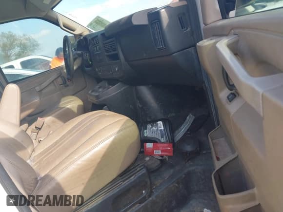 ✅ 2017 Chevrolet Express Cargo • VIN: 1GCWGAFF8H1163878 • Лот: 43549371. Опубликован ранее на IAAI с пробегом 284 464 миль. Бесплатный доступ к архиву аукционных продаж из США и подробный отчёт об истории автомобиля на DreamBid. Изображение 5.