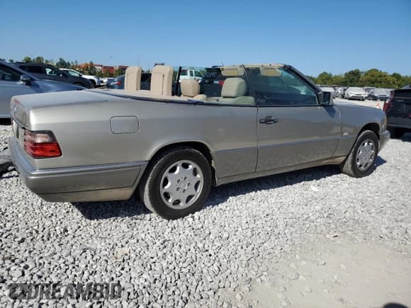 ✅ 1995 Mercedes-Benz E 320 • VIN: WDBEA66E4SC215163 • Lot: 65969055. Listed on Copart with 94,025 mi. Free auction sales archive from the USA and detailed vehicle history report at DreamBid. Image 3.