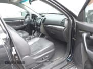 ✅ 2013 Kia Sorento EX • VIN: 5XYKU4A69DG365736 • Lot: 42127780. Listed on IAAI with 184,410 mi. Free auction sales archive from the USA and detailed vehicle history report at DreamBid. Image 5.