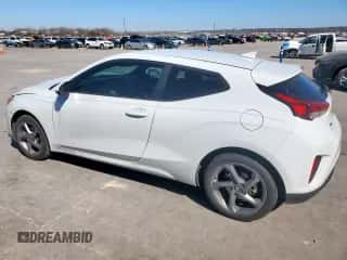 2020 Hyundai Veloster 2.0 z VIN KMHTG6AF3LU028298, wystawiony jako Copart lot #46746805 z przebiegiem 142 192 mil mil oraz Szkoda całkowita • Salvage title. Historia ofert i sprzedaży dostępna na DreamBid. Obrazek 2.