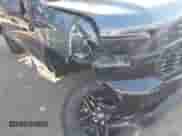 2021 Chevrolet Silverado 1500 Custom Trail Boss z VIN 1GCPYCEF4MZ263535, wystawiony jako IAAI lot #43104326 z przebiegiem 65 435 mil mil oraz . Historia ofert i sprzedaży dostępna na DreamBid. Obrazek 6.