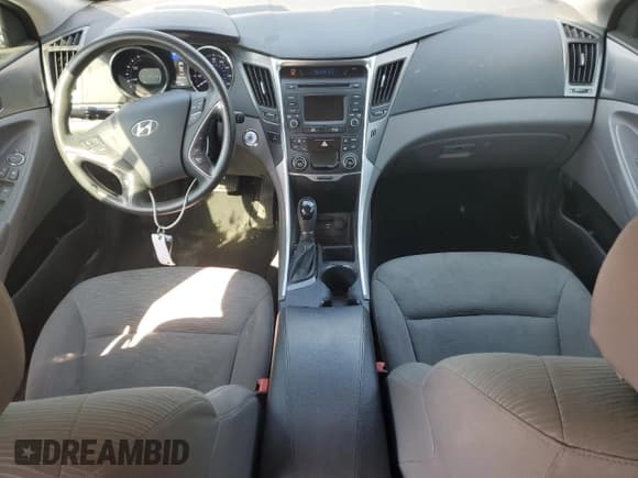 ✅ 2015 Hyundai Sonata • VIN: KMHEC4A46FA137139 • Лот: 82529615. Опубликован ранее на Copart с пробегом 125 304 миль. Бесплатный доступ к архиву аукционных продаж из США и подробный отчёт об истории автомобиля на DreamBid. Изображение 8.