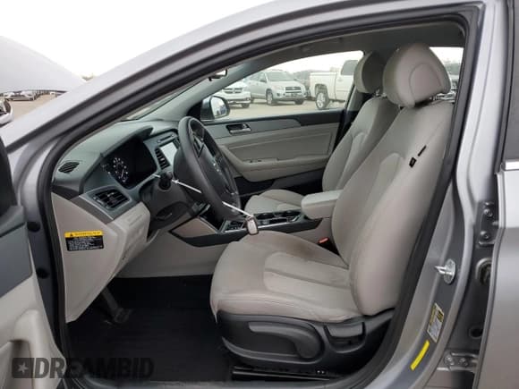 ✅ 2017 Hyundai Sonata SE • VIN: KMHE24L12HA048581 • Lot: 39720083. Listed on Copart with 116,933 mi. Free auction sales archive from the USA and detailed vehicle history report at DreamBid. Image 7.