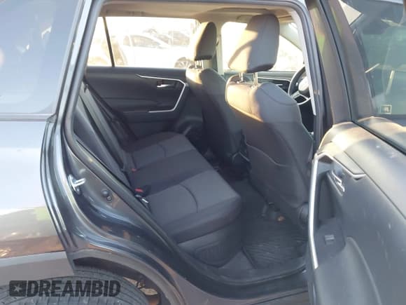 ✅ 2024 Toyota RAV4 Hybrid XLE • VIN: JTMRWRFV3RJ058950 • Lot: 43411788. Wystawiony na IAAI z przebiegiem 35 587 mil. Bezpłatny archiwum sprzedaży aukcyjnych z USA i szczegółowy raport historii pojazdu na DreamBid. Zdjęcie 8.