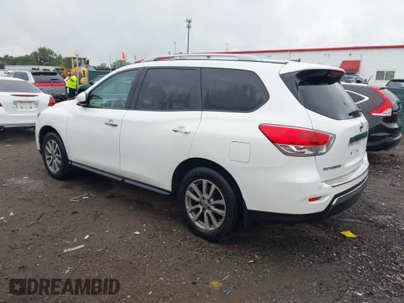 ✅ 2014 Nissan Pathfinder SV • VIN: 5N1AR2MM6EC720939 • Lot: 43124927. Listed on IAAI with 188,591 mi. Free auction sales archive from the USA and detailed vehicle history report at DreamBid. Image 3.
