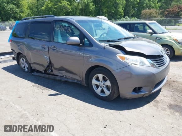 ✅ 2011 Toyota Sienna LE AAS • VIN: 5TDKK3DC5BS168130 • Лот: 42766976. Опубликован ранее на IAAI с пробегом 213 304 миль. Бесплатный доступ к архиву аукционных продаж из США и подробный отчёт об истории автомобиля на DreamBid. Изображение 1.