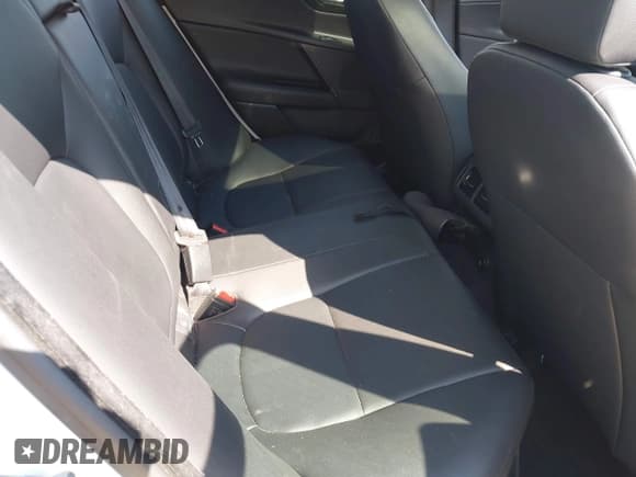 ✅ 2018 Jaguar XE 25t • VIN: SAJAR4FX7JCP35825 • Лот: 43260590. Опубликован ранее на IAAI с пробегом 119 980 миль. Бесплатный доступ к архиву аукционных продаж из США и подробный отчёт об истории автомобиля на DreamBid. Изображение 8.