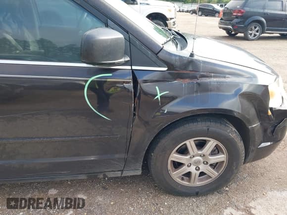 ✅ 2010 Chrysler Town & Country LX • VIN: 2A4RR2D1XAR391221 • Lot: 42355252. Wystawiony na IAAI z przebiegiem 200 178 mil. Bezpłatny archiwum sprzedaży aukcyjnych z USA i szczegółowy raport historii pojazdu na DreamBid. Zdjęcie 12.