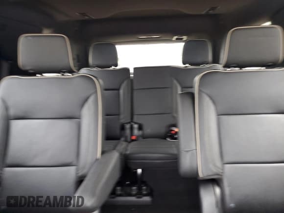 ✅ 2023 GMC Yukon SLT • VIN: 1GKS2BKD9PR354298 • Lot: 69724925. Wystawiony na Copart z przebiegiem 65 917 mil. Bezpłatny archiwum sprzedaży aukcyjnych z USA i szczegółowy raport historii pojazdu na DreamBid. Zdjęcie 10.