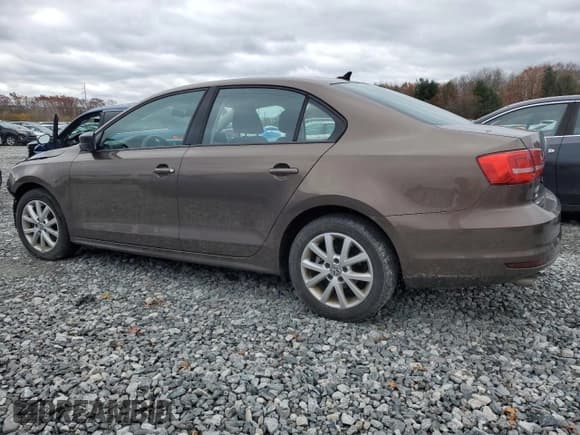 ✅ 2015 Volkswagen Jetta SE • VIN: 3VWD17AJ6FM422369 • Lot: 91797205. Wystawiony na Copart z przebiegiem 99 236 mil. Bezpłatny archiwum sprzedaży aukcyjnych z USA i szczegółowy raport historii pojazdu na DreamBid. Zdjęcie 2.
