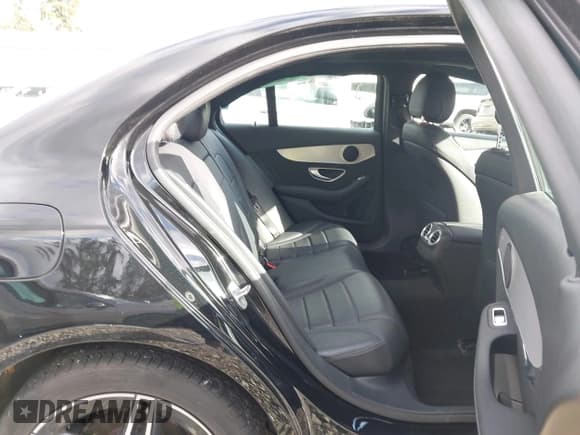 ✅ 2020 Mercedes-Benz C 300 • VIN: W1KWF8EB2LR597188 • Lot: 43565900. Wystawiony na IAAI z przebiegiem 47 210 mil. Bezpłatny archiwum sprzedaży aukcyjnych z USA i szczegółowy raport historii pojazdu na DreamBid. Zdjęcie 18.