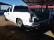 2005 Chevrolet Silverado 1500 LS z VIN 1GCEC19T75Z304025, wystawiony jako IAAI lot #43584015 z przebiegiem 126 228 mil mil oraz . Historia ofert i sprzedaży dostępna na DreamBid. Obrazek 3.