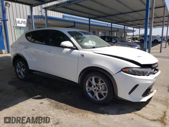 ✅ 2024 Dodge Hornet R/T • VIN: ZACPDFCW6R3A31502 • Lot: 69241235. Wystawiony na Copart z przebiegiem 33 168 mil mil. Skorzystaj z bezpłatnego archiwum sprzedaży aukcyjnych z USA i zobacz szczegółowy raport historii pojazdu na DreamBid. Zdjęcie 4.