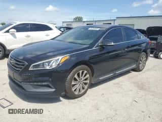 2015 Hyundai Sonata Sport z VIN 5NPE34AF8FH101628, wystawiony jako Copart lot #64240665 z przebiegiem 157 021 mil mil oraz Szkoda całkowita • Salvage title. Historia ofert i sprzedaży dostępna na DreamBid. Obrazek 1.