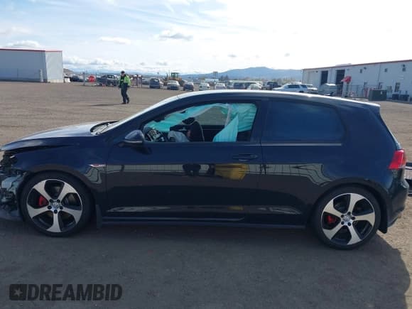 ✅ 2015 Volkswagen Golf GTI S • VIN: 3VWYT7AUXFM088823 • Lot: 42021865. Wystawiony na IAAI z przebiegiem 90 976 mil. Bezpłatny archiwum sprzedaży aukcyjnych z USA i szczegółowy raport historii pojazdu na DreamBid. Zdjęcie 15.