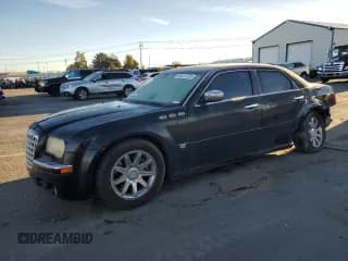 ✅ 2005 Chrysler 300 C • VIN: 2C3JA63H55H566622 • Lot: 90272725. Wystawiony na Copart z przebiegiem 170 602 mil. Bezpłatny archiwum sprzedaży aukcyjnych z USA i szczegółowy raport historii pojazdu na DreamBid. Zdjęcie 1.