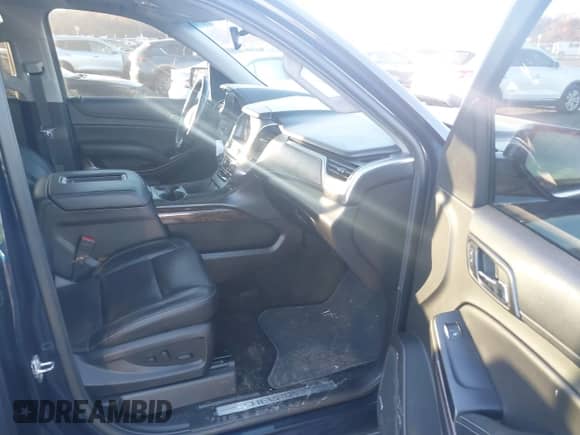 2018 Chevrolet Tahoe LT z VIN 1GNSKBKC7JR377564, wystawiony jako IAAI lot #43575752 z przebiegiem 153 789 mil mil oraz . Historia ofert i sprzedaży dostępna na DreamBid. Obrazek 5.