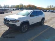 ✅ 2019 Jeep Cherokee Trailhawk Elite • VIN: 1C4PJMBN8KD142426 • Лот: 43564040. Опубликован ранее на IAAI с пробегом 157 220 миль. Бесплатный доступ к архиву аукционных продаж из США и подробный отчёт об истории автомобиля на DreamBid. Изображение 2.