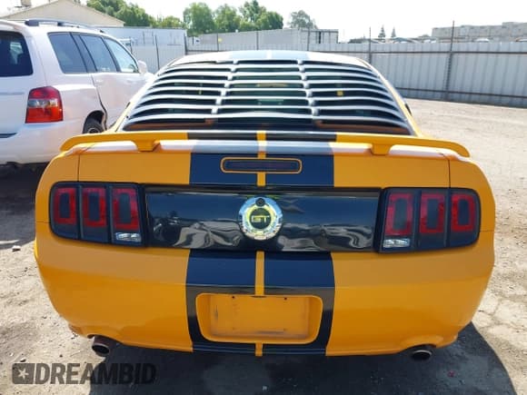 ✅ 2007 Ford Mustang GT Deluxe • VIN: 1ZVFT82H375255531 • Lot: 42159077. Listed on IAAI with 158,223 mi. Free auction sales archive from the USA and detailed vehicle history report at DreamBid. Image 17.