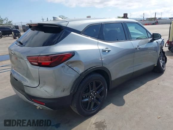 ✅ 2025 Chevrolet Blazer LT • VIN: 3GNKBCR47SS102912 • Lot: 42793367. Listed on IAAI with 6,197 mi. Free auction sales archive from the USA and detailed vehicle history report at DreamBid. Image 4.