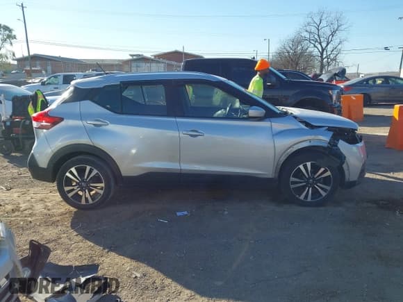 ✅ 2019 Nissan Kicks SR • VIN: 3N1CP5CU0KL535472 • Лот: 43722173. Опубликован ранее на IAAI с пробегом 145 750 миль. Бесплатный доступ к архиву аукционных продаж из США и подробный отчёт об истории автомобиля на DreamBid. Изображение 13.