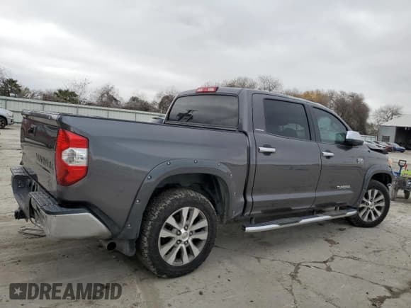 ✅ 2017 Toyota Tundra Limited • VIN: 5TFHW5F18HX641334 • Lot: 42732555. Listed on Copart with 92,403 mi. Free auction sales archive from the USA and detailed vehicle history report at DreamBid. Image 3.