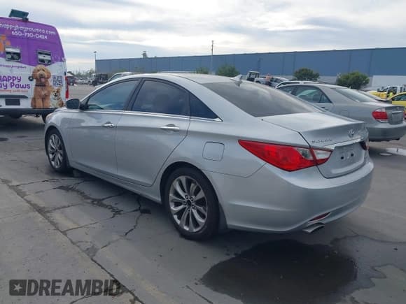 ✅ 2011 Hyundai Sonata Limited • VIN: 5NPEC4AB9BH162218 • Lot: 43682255. Listed on IAAI with 198,955 mi. Free auction sales archive from the USA and detailed vehicle history report at DreamBid. Image 3.