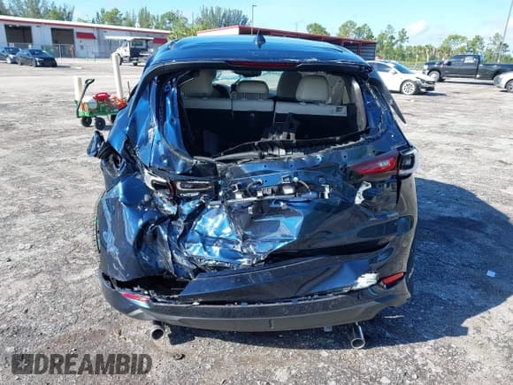 ✅ 2025 Mazda CX-5 S Preferred • VIN: JM3KFBCL8S0620890 • Lot: 43304198. Listed on IAAI with 3,232 mi. Free auction sales archive from the USA and detailed vehicle history report at DreamBid. Image 17.