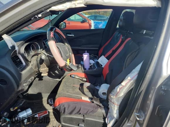 ✅ 2015 Dodge Charger SE • VIN: 2C3CDXBG7FH812909 • Лот: 91046525. Опубликован ранее на Copart с пробегом 78 434 миль. Бесплатный доступ к архиву аукционных продаж из США и подробный отчёт об истории автомобиля на DreamBid. Изображение 7.