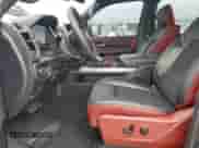 2025 Ram 1500 Rebel z VIN 1C6SRFLPXSN550944, wystawiony jako Copart lot #65262975 z przebiegiem 6 560 mil mil oraz Szkoda całkowita • Salvage title. Historia ofert i sprzedaży dostępna na DreamBid. Obrazek 7.