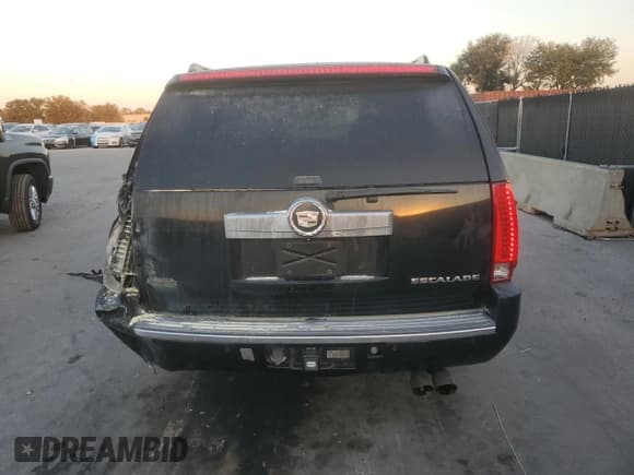 ✅ 2008 Cadillac Escalade ESV • VIN: 1GYFK66828R110117 • Лот: 93694705. Опубликован ранее на Copart с пробегом 153 157 миль. Бесплатный доступ к архиву аукционных продаж из США и подробный отчёт об истории автомобиля на DreamBid. Изображение 6.
