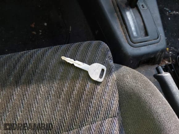 ✅ 1993 Acura Integra • VIN: JH4DB166XPS002901 • Lot: 42931933. Wystawiony na IAAI z przebiegiem 177 885 mil. Bezpłatny archiwum sprzedaży aukcyjnych z USA i szczegółowy raport historii pojazdu na DreamBid. Zdjęcie 11.