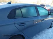 ✅ 2017 Hyundai Ioniq Blue • VIN: KMHC65LC4HU058045 • Lot: 41343454. Wystawiony na IAAI z przebiegiem 78 617 mil. Bezpłatny archiwum sprzedaży aukcyjnych z USA i szczegółowy raport historii pojazdu na DreamBid. Zdjęcie 13.