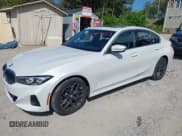 ✅ 2025 BMW 3 Series 330i xDrive • VIN: 3MW89CW09S8F30815 • Lot: 42959851. Wystawiony na IAAI z przebiegiem 13 232 mil. Bezpłatny archiwum sprzedaży aukcyjnych z USA i szczegółowy raport historii pojazdu na DreamBid. Zdjęcie 2.