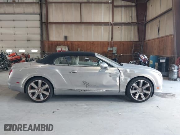 ✅ 2013 Bentley Continental GT • VIN: SCBGT3ZA4DC085368 • Лот: 42770187. Опубликован ранее на IAAI с пробегом 27 031 миль. Бесплатный доступ к архиву аукционных продаж из США и подробный отчёт об истории автомобиля на DreamBid. Изображение 13.