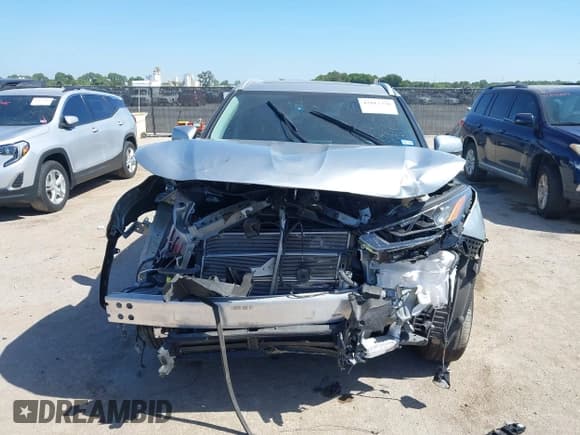 ✅ 2024 Toyota Highlander Hybrid XLE • VIN: 5TDKARAH8RS529754 • Lot: 42817276. Listed on IAAI with 16,153 mi. Free auction sales archive from the USA and detailed vehicle history report at DreamBid. Image 12.