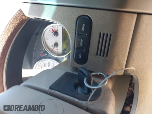 ✅ 2008 Ford F-150 XLT • VIN: 1FTPW14V28KC21169 • Lot: 43606506. Listed on IAAI with 287,255 mi. Free auction sales archive from the USA and detailed vehicle history report at DreamBid. Image 11.