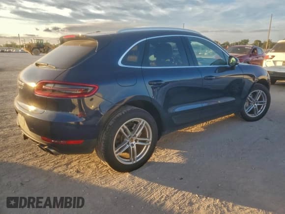 ✅ 2017 Porsche Macan S • VIN: WP1AB2A57HLB15224 • Lot: 92437215. Listed on Copart with 151,448 mi. Free auction sales archive from the USA and detailed vehicle history report at DreamBid. Image 3.